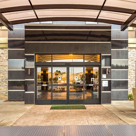 Holiday Inn Hotel & Suites Silicon Valley - Milpitas By Ihg מראה חיצוני תמונה
