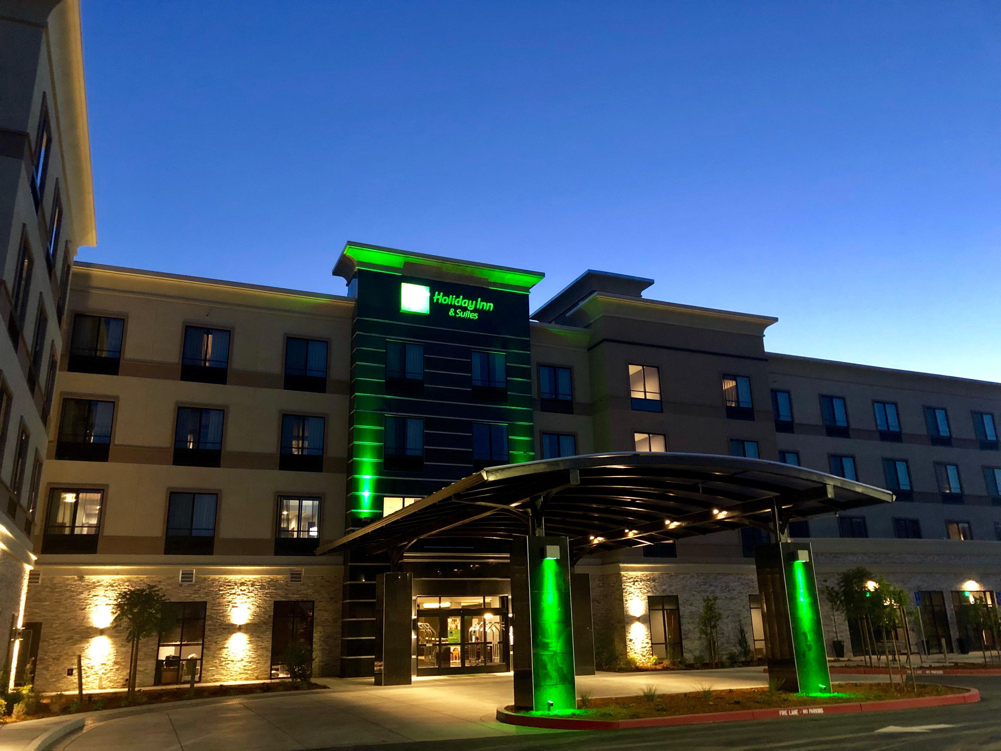 Holiday Inn Hotel & Suites Silicon Valley - Milpitas By Ihg מראה חיצוני תמונה