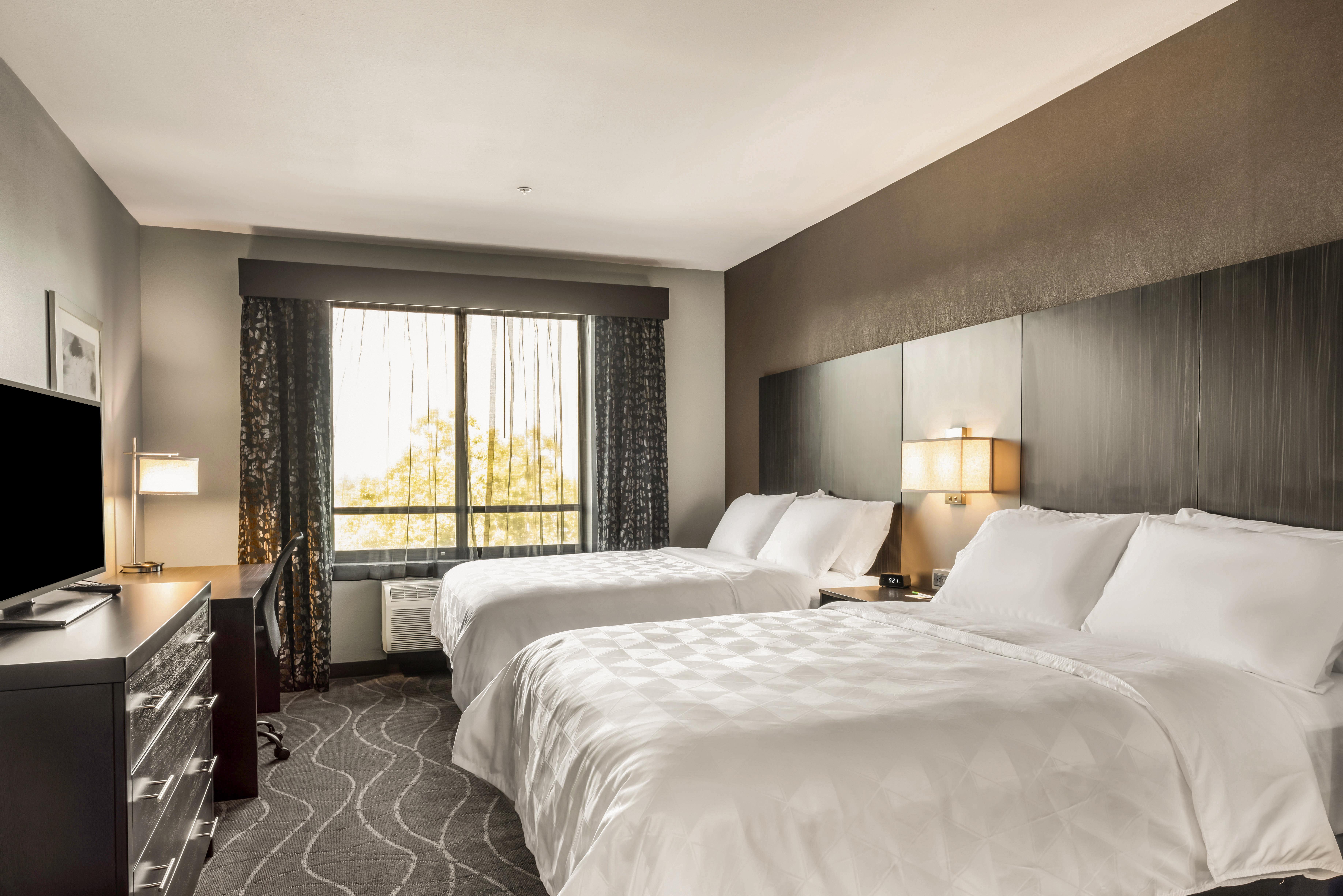 Holiday Inn Hotel & Suites Silicon Valley - Milpitas By Ihg מראה חיצוני תמונה